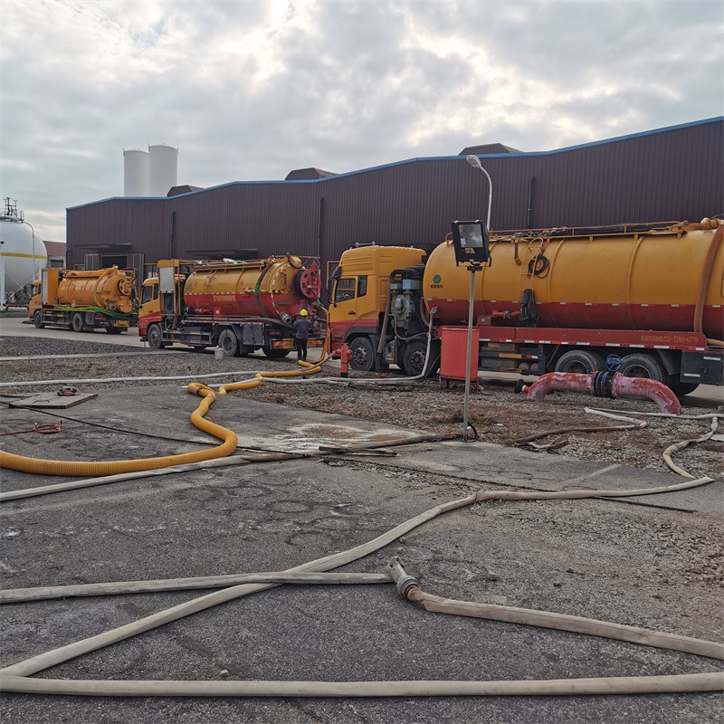 名山污水池清理